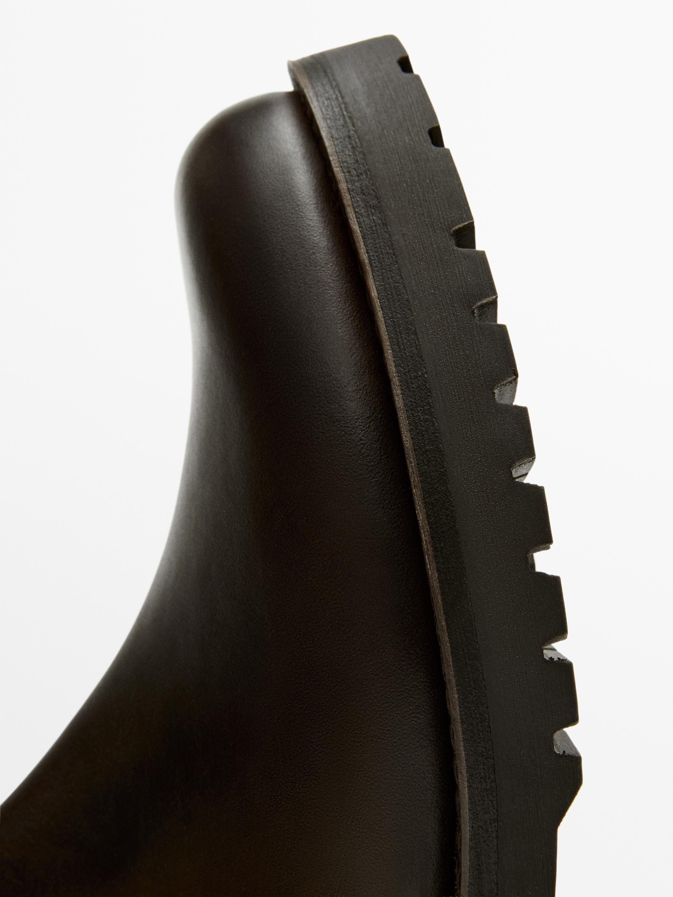 Leather Chelsea boots